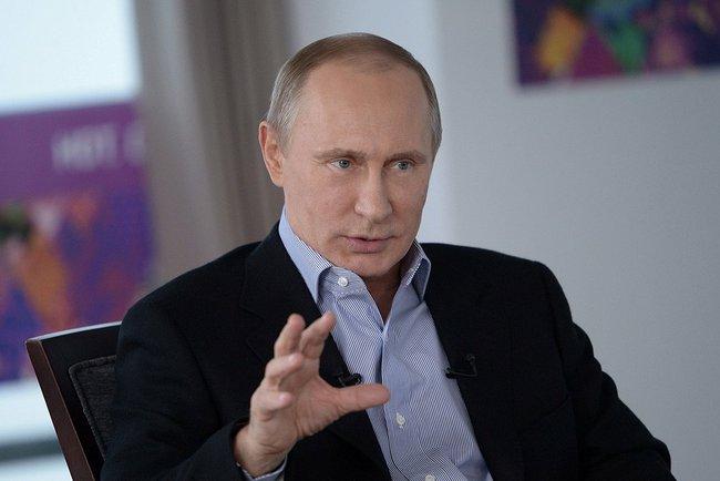 Putin spune că Turcia a decis să doboare avionul rusesc pentru a proteja traficul de petrol al SI