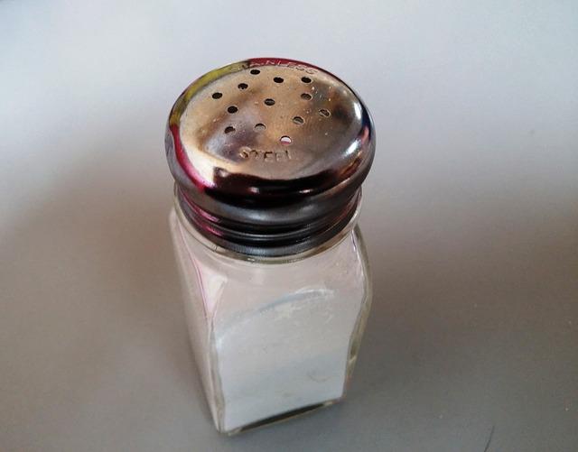 New York-ul a introdus avertizări cu privire la conţinutul de sare al mâncării din meniurile restaurantelor 