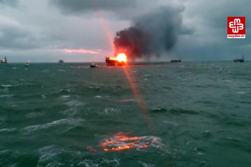 VIDEO - Cel puţin 32 de morţi în incendiul care a cuprins o platformă petrolieră din Marea Caspică