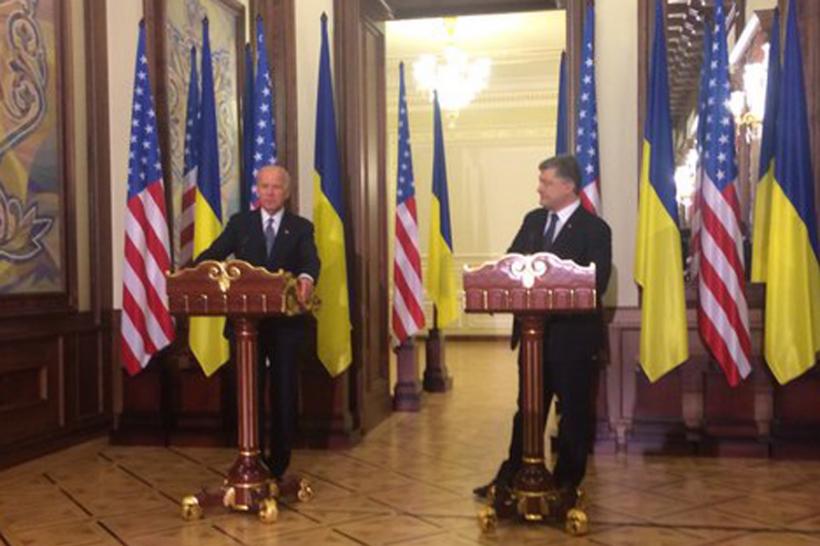Joe Biden somează Moscova să înapoieze Ucrainei peninsula Crimeea