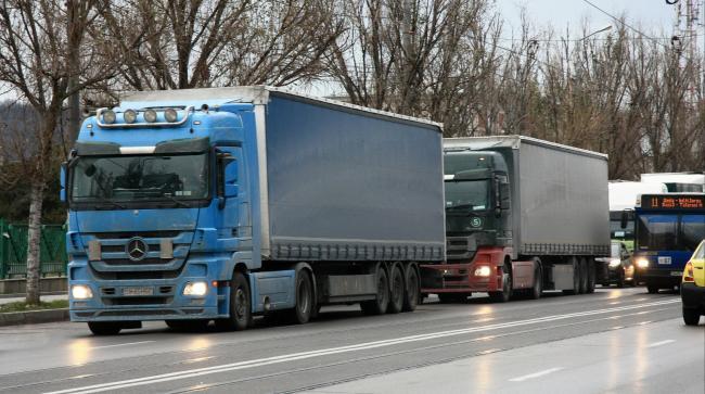 Transportatorii rutieri ameninţă cu proteste în Capitală, chiar fără aprobarea Primăriei Generale