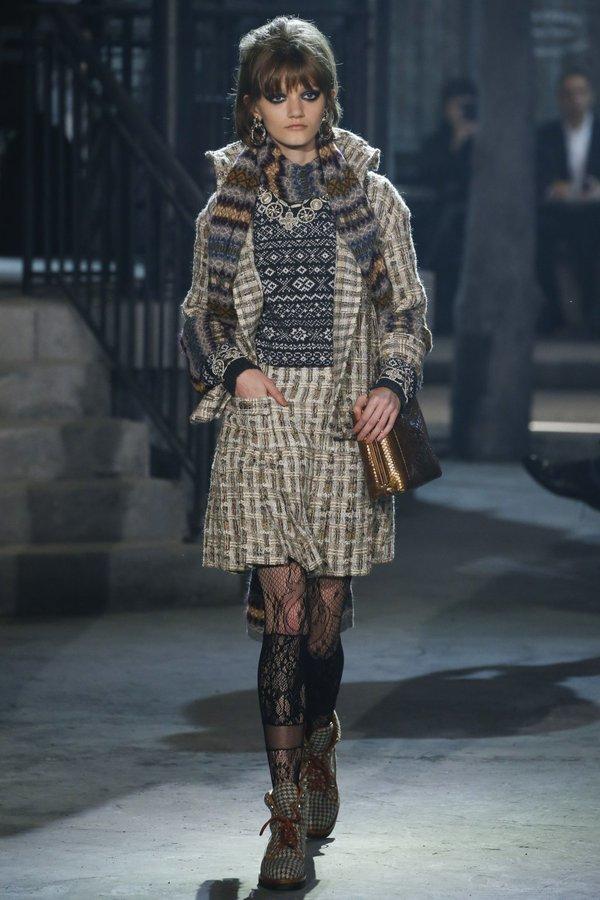 Casa de moda Chanel a recunoscut că a furat motivele unei creatoare din Scoţia