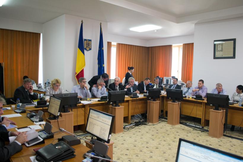 „Bugetul hazliu” dezbătut la comisii