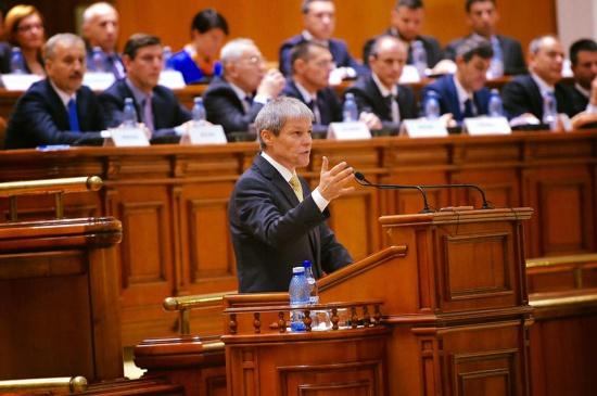 Premiul Dacian Cioloș atacă pensiile nesimțite ale parlamentarilor