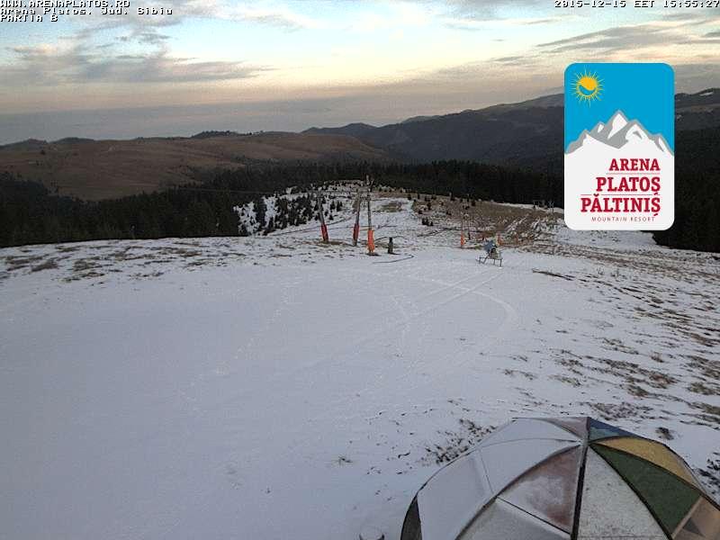 WEBCAM. Ninge la Păltiniş! VEZI IMAGINI LIVE cu tunurile de zăpadă pe partie