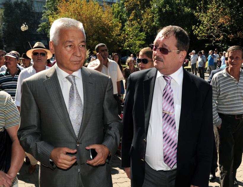 Sora lui Dorin Cocoş, în afaceri cu apropiaţii familiei Băsescu 18523821