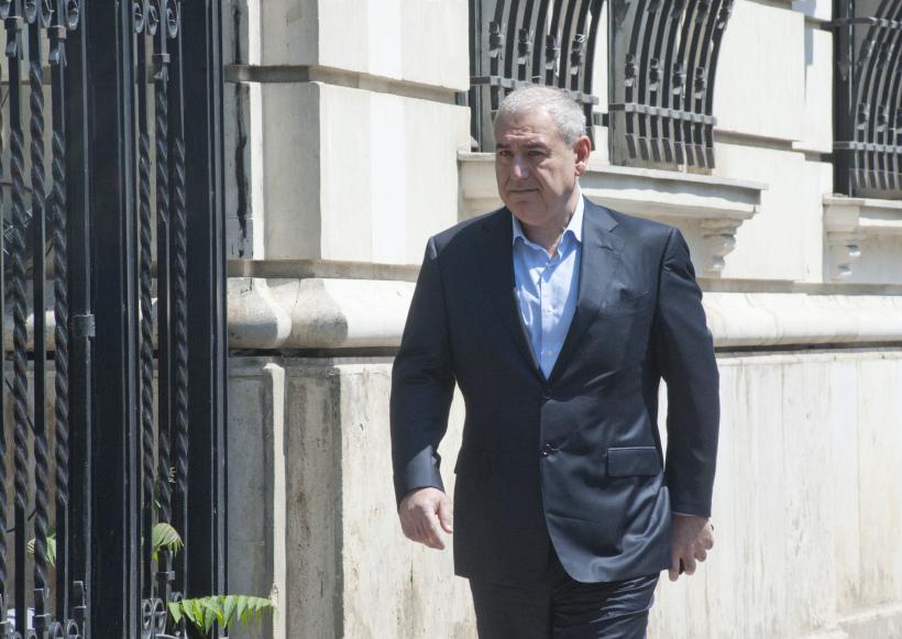 Sora lui Dorin Cocoş, în afaceri cu apropiaţii familiei Băsescu 18523822