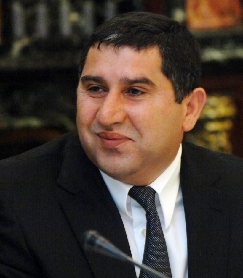 Sora lui Dorin Cocoş, în afaceri cu apropiaţii familiei Băsescu 18523834