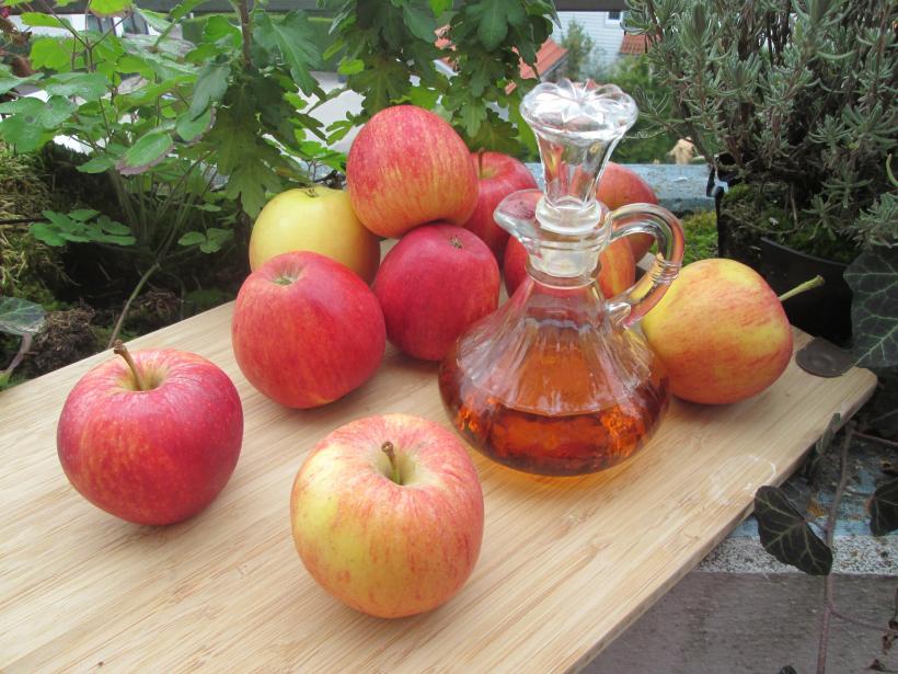 10 motive pentru a consuma mai mult oțet de mere