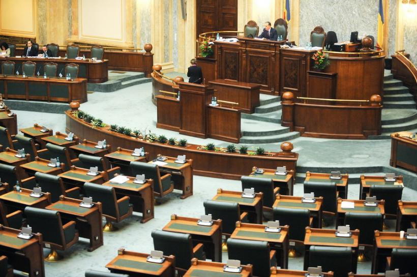 Proiectul de lege privind pensiile aleşilor locali, adoptat de Senat cu amendamente 