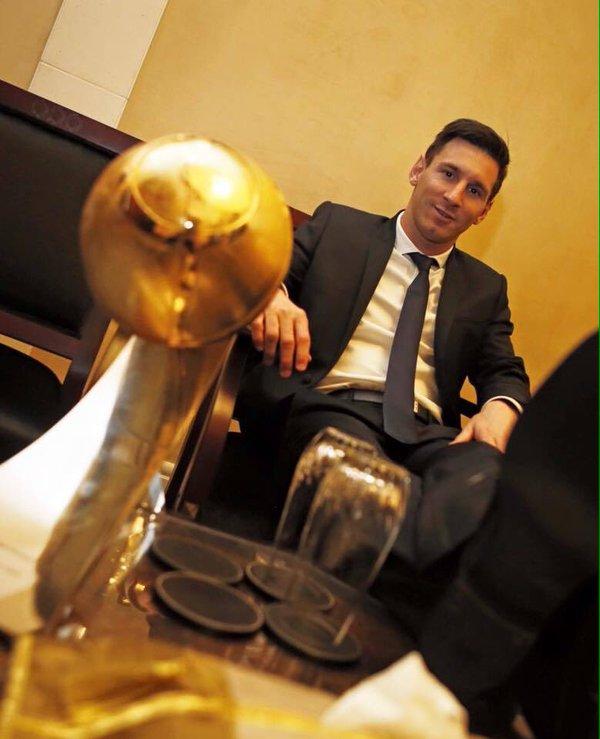 Lionel Messi, desemnat cel mai bun fotbalist al anului 2015