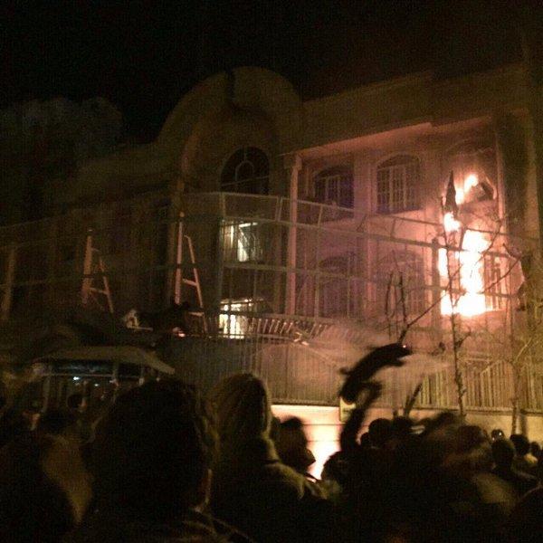 Ambasada Arabiei Saudite a fost atacată la Teheran