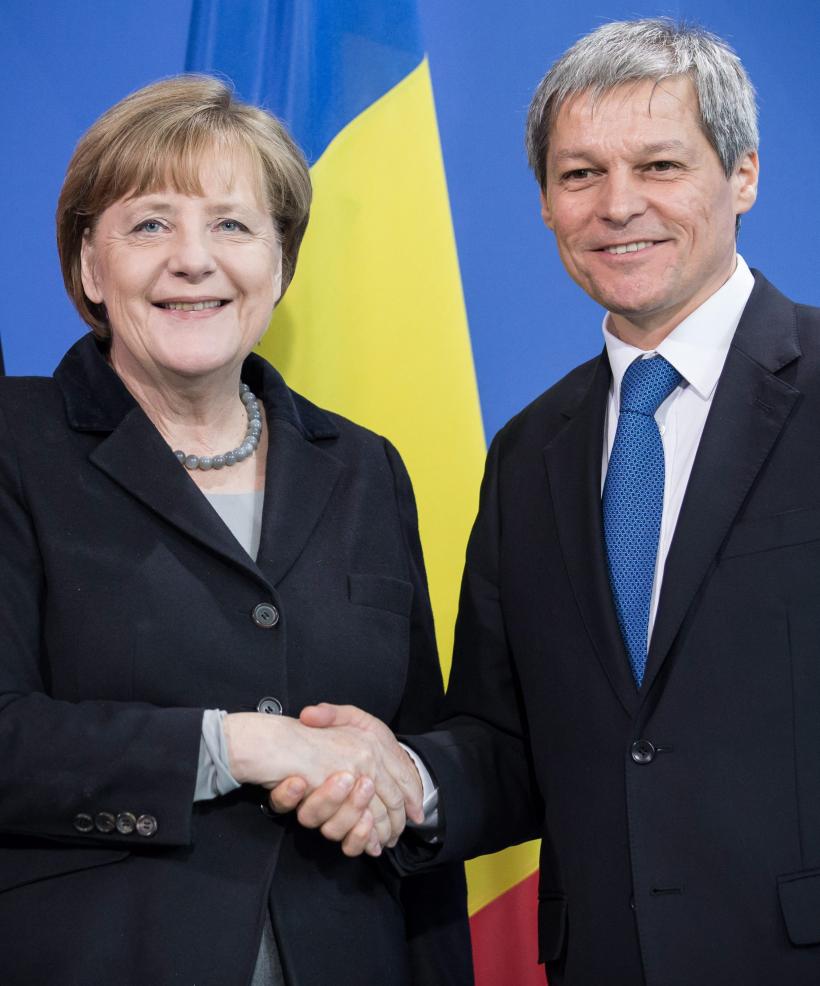 Cioloş şi Merkel, discuţii despre lupta anticorupţie din România
