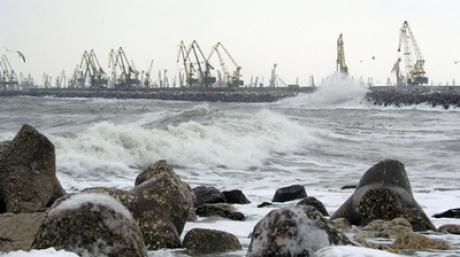 Circulaţia navelor maritime în portul Sulina s-a suspendat