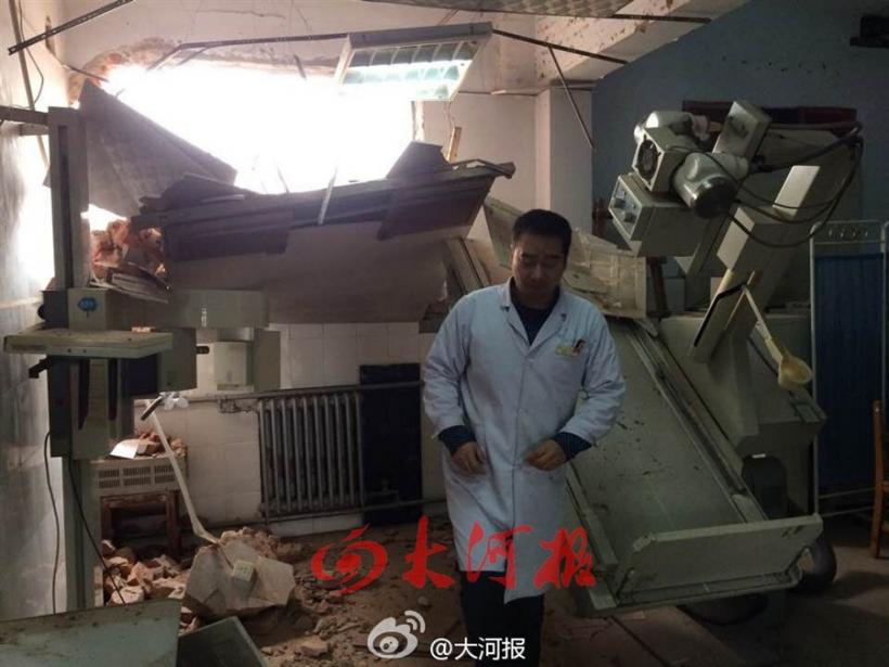 Un spital din China a început să fie demolat cu pacienţi şi medici aflaţi în interior 