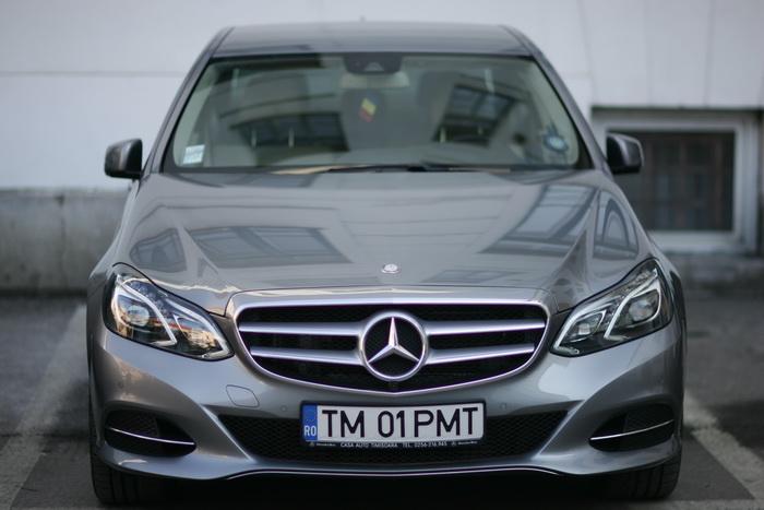 EXCLUSIV 73.936 euro, preţul Mercedes-ului cu care se plimbă primarul Timişoarei, Nicolae Robu. Vezi ce alte dezvăluiri despre maşina cumpărată de Retim   