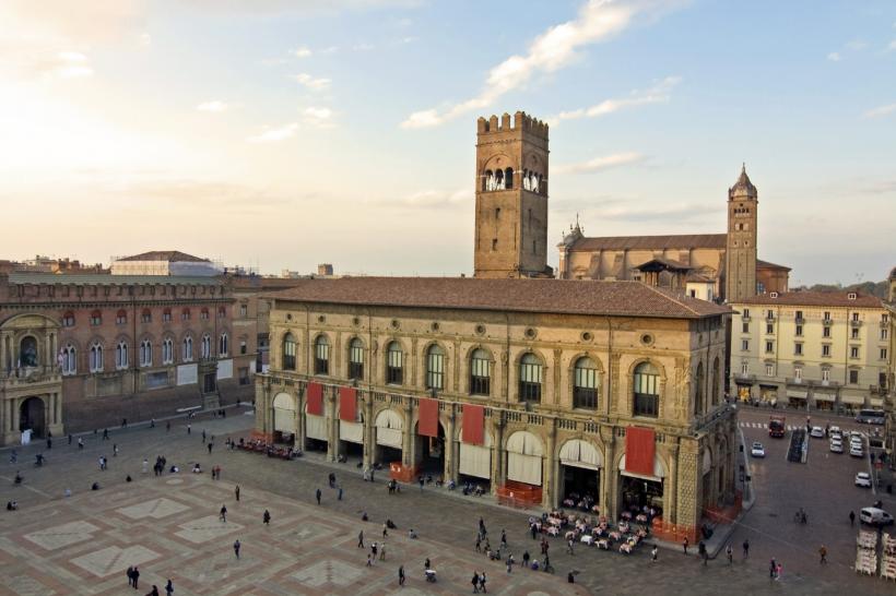 Bologna, orașul celor două turnuri