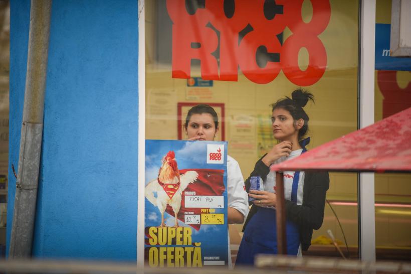 SCANDAL in Piata Sudului. Primaria a inceput demolarea chioscurilor amplasate ilegal (GALERIE FOTO) 18525705