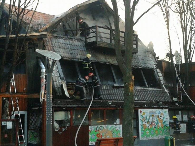 FOTO. Incendiu la un restaurant din Orășelul Copiilor  18525770