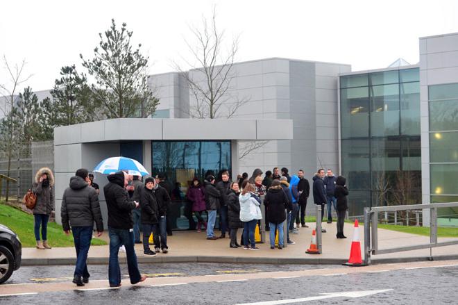 Sediul central al companiei Apple din Europa a fost evacuat în urma unei alerte de securitate 