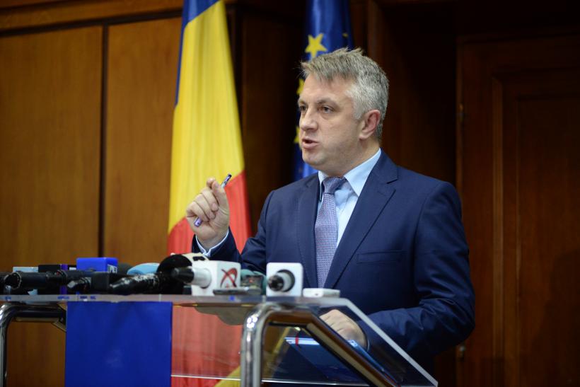 Ministrul Comunicaţiilor, afaceri la stat şi afaceri cu statul 18526297