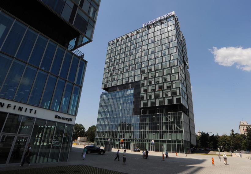 Ministrul Comunicaţiilor, afaceri la stat şi afaceri cu statul 18526298