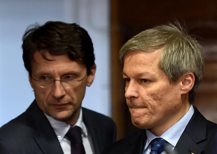 Premierul Dacian Cioloş o lasă pe Gorghiu în offside