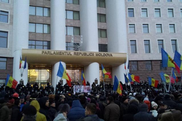 AFP: Republica Moldova se scufundă într-o criză politică ce pare fără ieşire