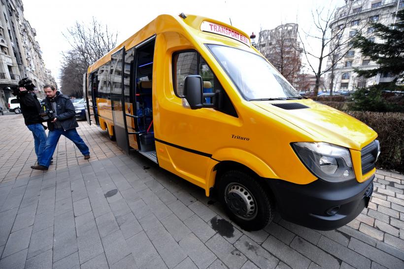Câte legi sunt călcate de microbuzul școlar