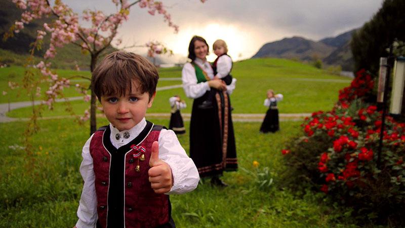 Dolha, membru al delegaţiei de parlamentari care a fost în Norvegia: Cred că familia Bodnariu îşi va recupera copiii 