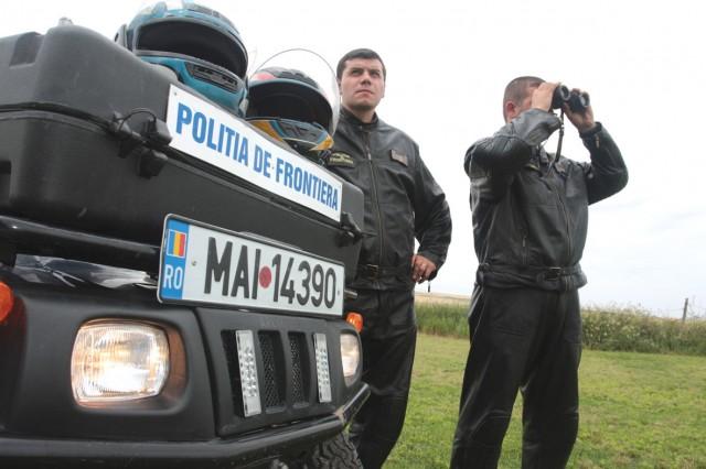 Doi urmăriţi internaţional, prinşi în doar câteva ore, la frontiera de vest, în timp ce încercau să plece din România