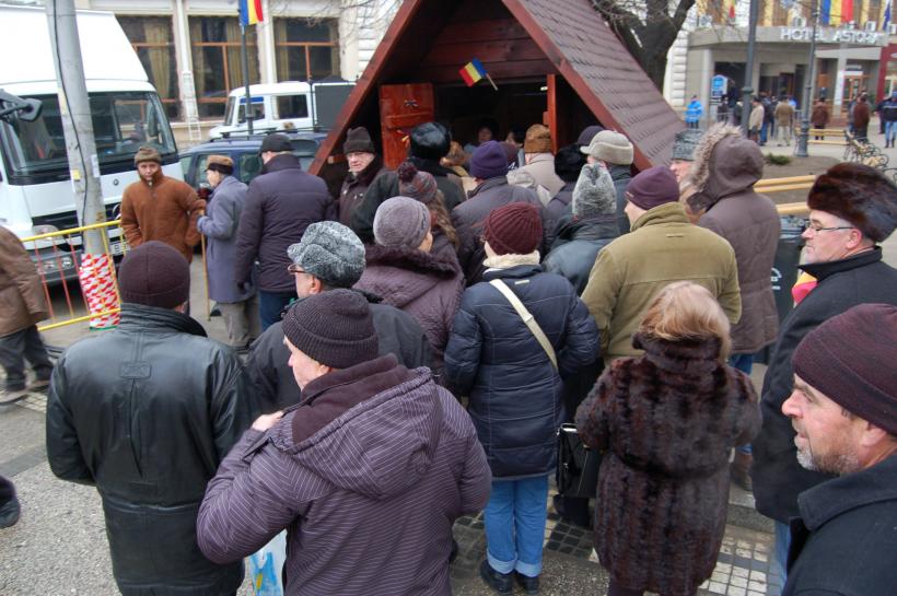 Ma cheama Dacian si il iubesc pe Dacian! Premierul a adus la Iasi sustinatori tocmai de la Arad (Galerie foto) 18526770
