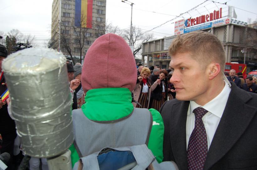 Ma cheama Dacian si il iubesc pe Dacian! Premierul a adus la Iasi sustinatori tocmai de la Arad (Galerie foto) 18526775