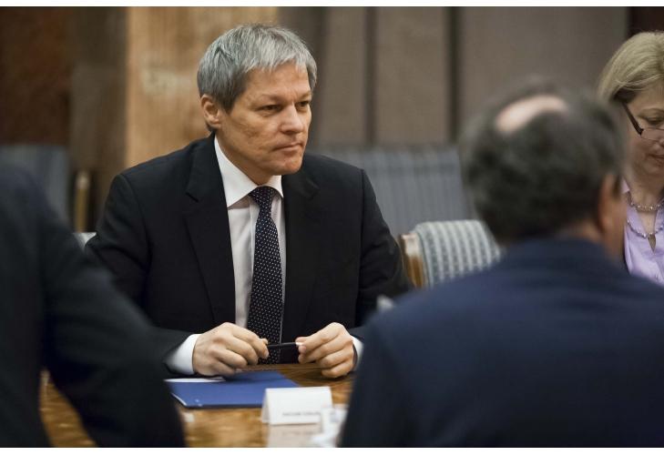 Dacian Cioloş nu foloseşte echipaje de poliţie pentru a se deplasa în trafic