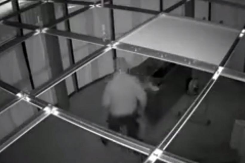 VIDEO - Un patron, fost poliţist, călcat de hoţi de 4 ori, în ultimele 6 luni