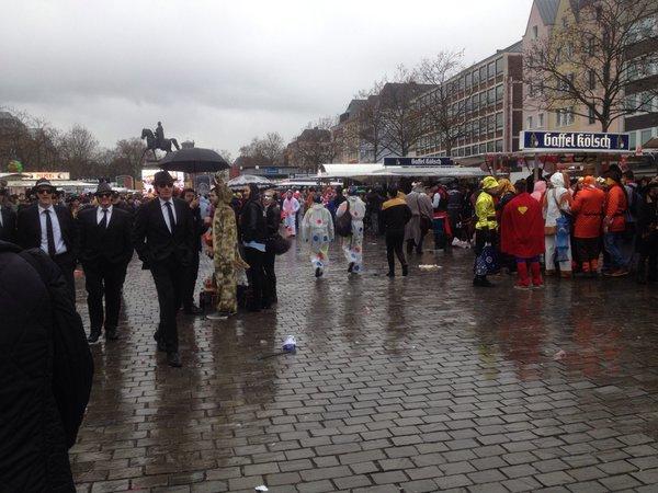 Carnavalul din Köln a început însoţit de puternice măsuri de securitate