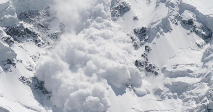 Un militar indian a supravieţuit MIRACULOS după ce a stat 6 zile îngropat sub 7 metri de zăpadă, în Himalaya