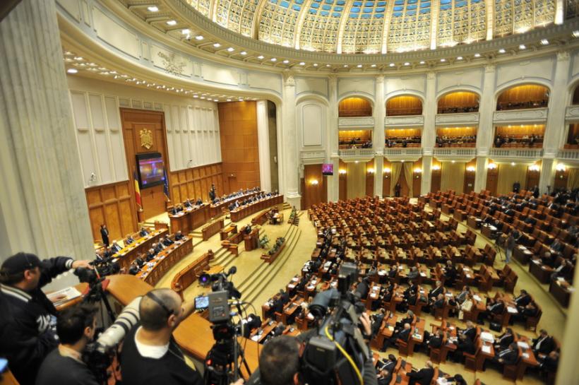 Şedinţa de plen a Camerei Deputaţilor a fost suspendată; a fost convocat Biroul permanent 