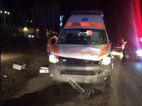Pieton omorât de o ambulanţă, la ieşirea din Constanţa