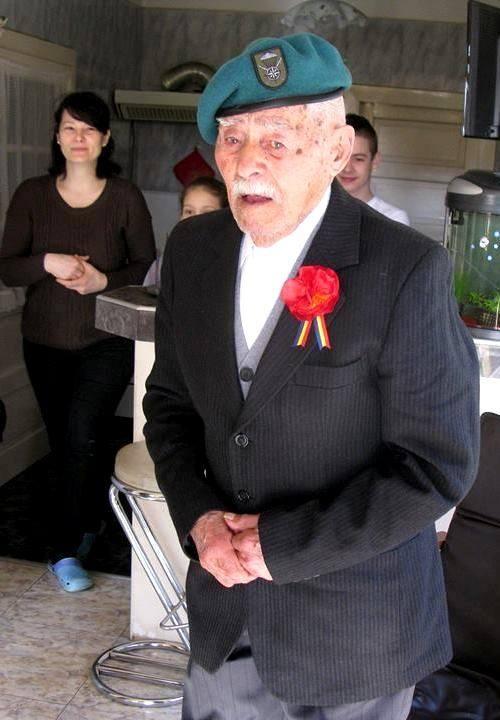 Locotenent la 103 ani. Un erou al celui de-al doilea razboi mondial a fost sarbatorit recent 18528541