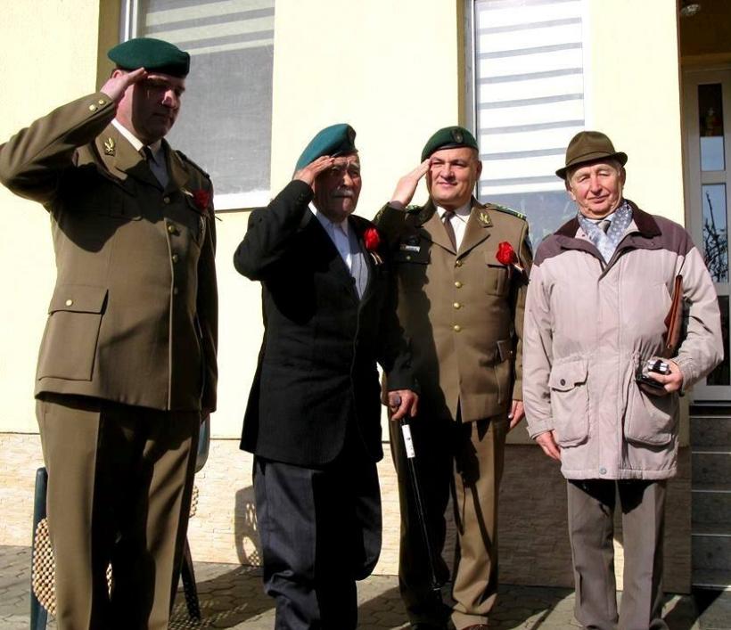 Locotenent la 103 ani. Un erou al celui de-al doilea razboi mondial a fost sarbatorit recent 18528543