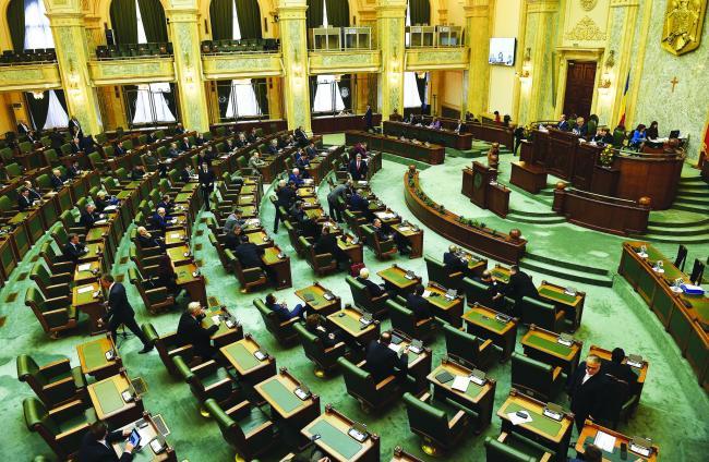 Comisia juridică se reunește luni pentru a discuta cererile DNA în cazul deputaților Voicu și Păun