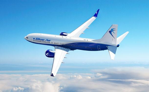 Avion al Blue Air, aterizare de urgență în Marea Britanie. Piloţii au semnalat probleme la un motor