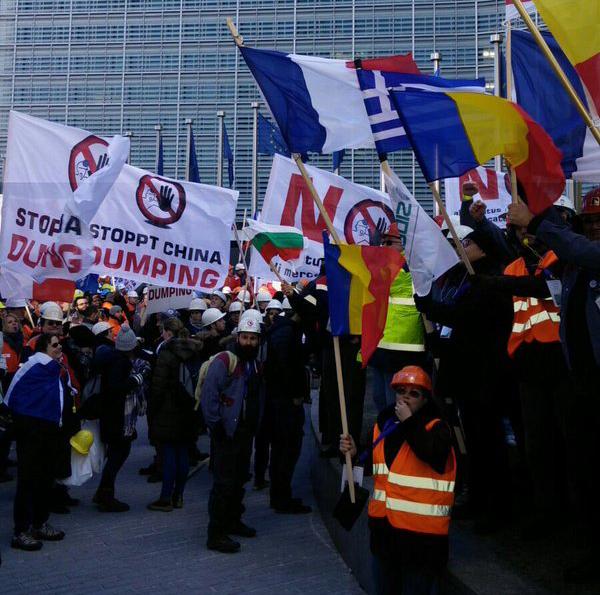 Protest masiv al producătorilor de oţel din Europa, la Bruxelles