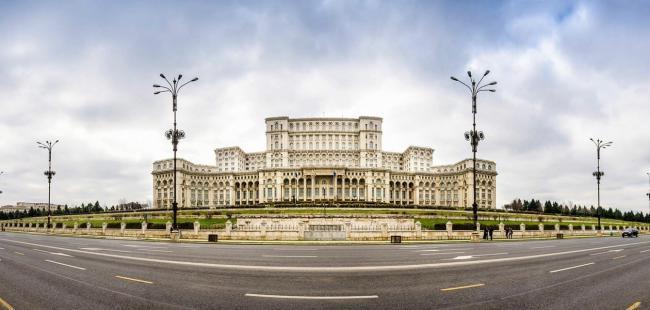 Recepţia Casei Poporului. &quot;În momentul în care imobilul va fi intabulat, PIB-ul României va creşte cu 1,21%&quot;