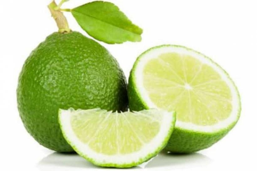Tratamente naturiste. Lime - catalizator natural al grăsimii. 9 beneficii ale consumului de lămâi verzi