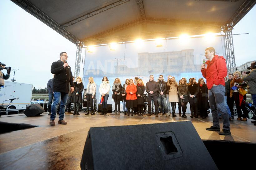 GALERIE FOTO. Cum a fost întâlnirea jurnaliștilor Intact cu telespectatorii 18529310