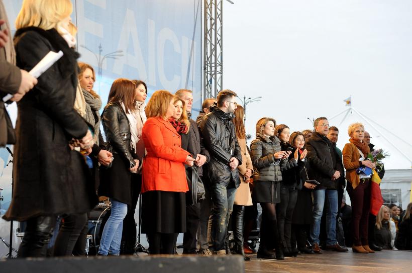 GALERIE FOTO. Cum a fost întâlnirea jurnaliștilor Intact cu telespectatorii 18529317