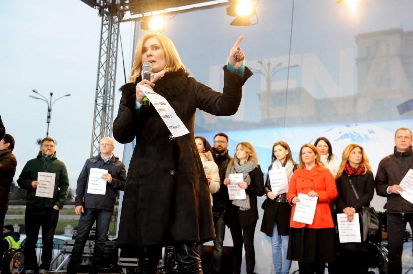 GALERIE FOTO. Cum a fost întâlnirea jurnaliștilor Intact cu telespectatorii 18529324