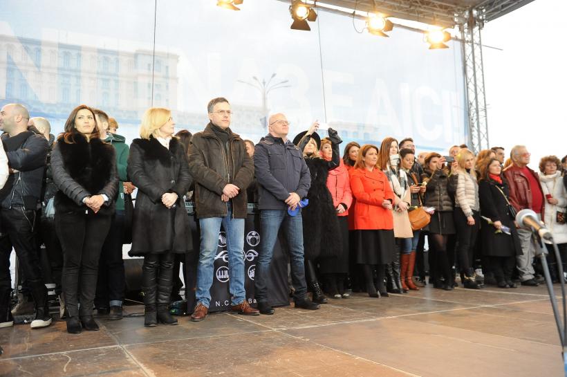 GALERIE FOTO. Cum a fost întâlnirea jurnaliștilor Intact cu telespectatorii 18529338